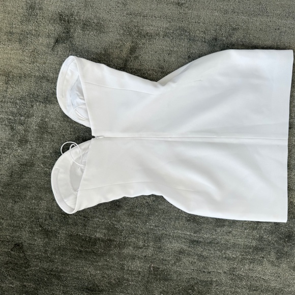 Mônot V-neck Crepe Strapless Mini Dress - Picture 6 of 7